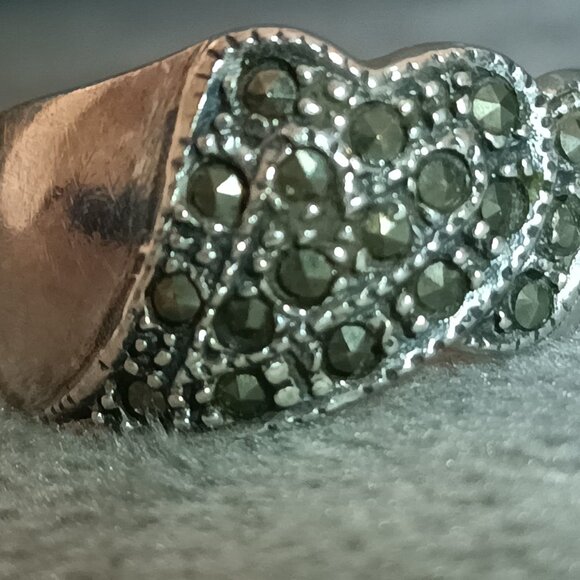 Silver Heart Ring - Picture 2 of 9